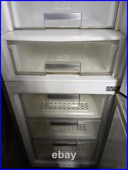 Lg fridge freezer in excellent condition and full working order Lg fridge freezer in excellent condition and full working order